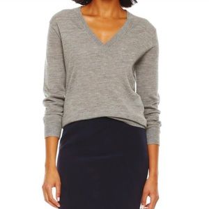 Banana Republic Factory merino wool vneck sweater